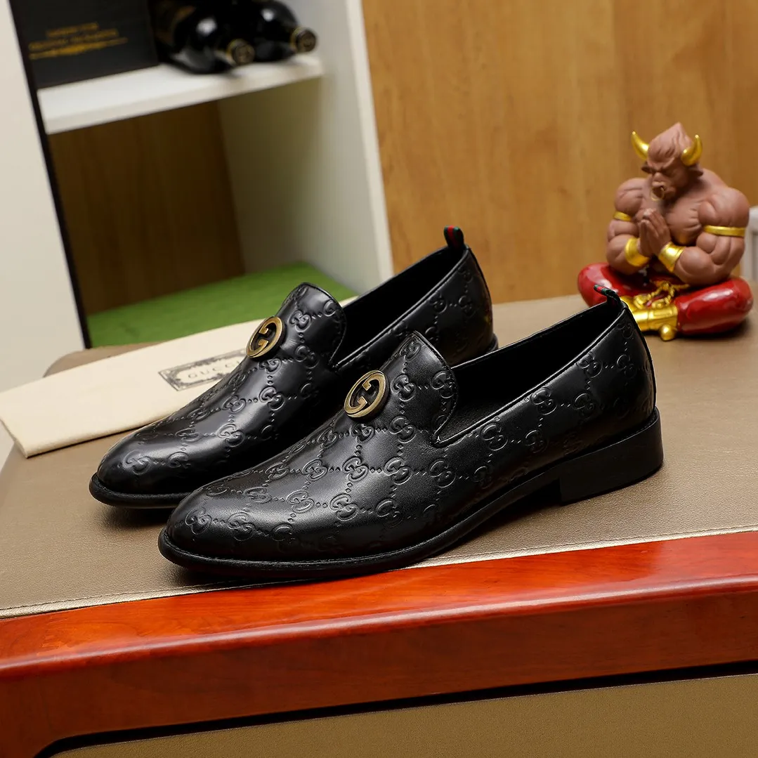 Men's men's shoes 💰400 🆘【GUCCI】Gucci ·🐑里· Hot-selling beanie shoes, top brand luxury, top quality, latest fashion beanie shoes.. The upper is made of original first-layer cowhide. (🐑leather·inner). The original stylish and stylish soft rubber wear-resistant and non-slip outsole is light and comfortable on the foot, available in black! Matching code: 39/45 (38.46. Can be customized)